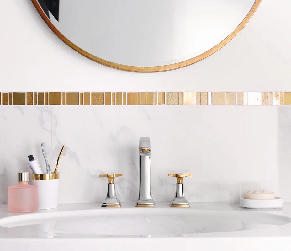 Смеситель Hansgrohe Metropol Classic 31307090 для раковины на 3 отверстия, хром/золото - Gidratop.ru изображение