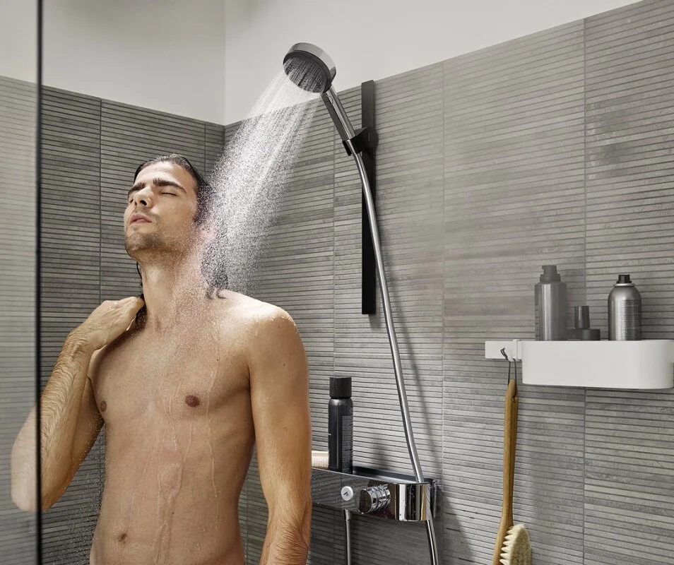 Душевой набор Hansgrohe Pulsify 24302000 Select S, 3 режима струи, шланг 125 см, хром, диск графит - Gidratop.ru изображение