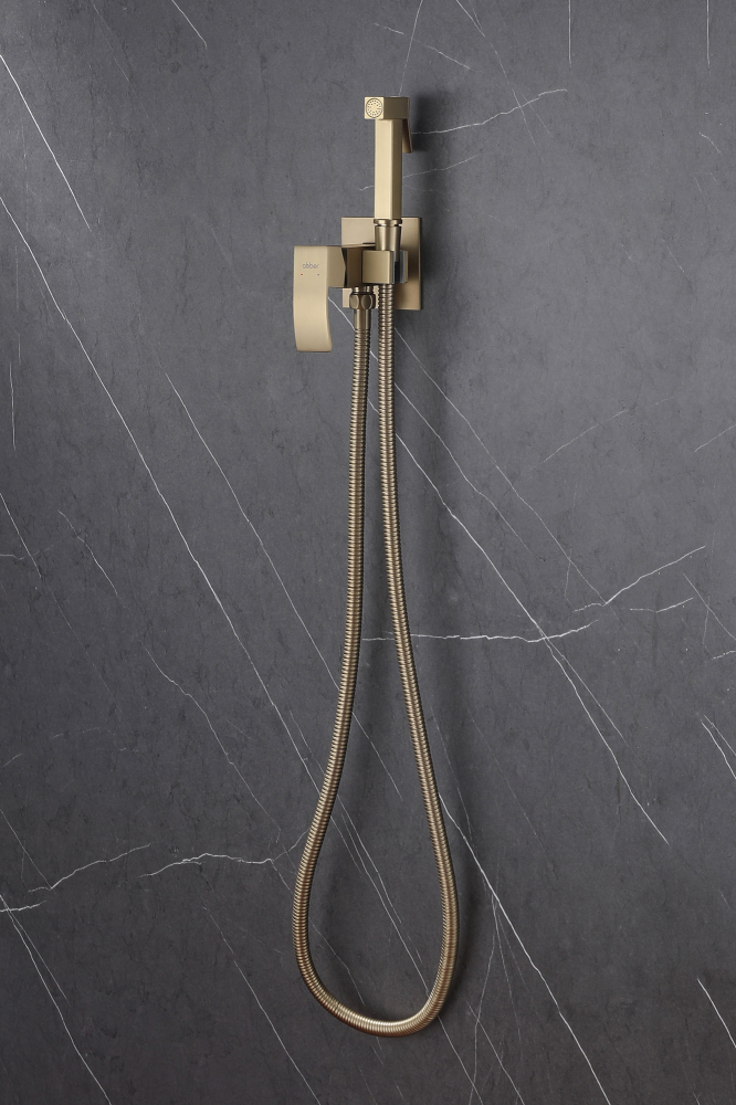 Смеситель ABBER Wasserfall AF8625G с гигиеническим душем, золото матовое - Gidratop.ru изображение