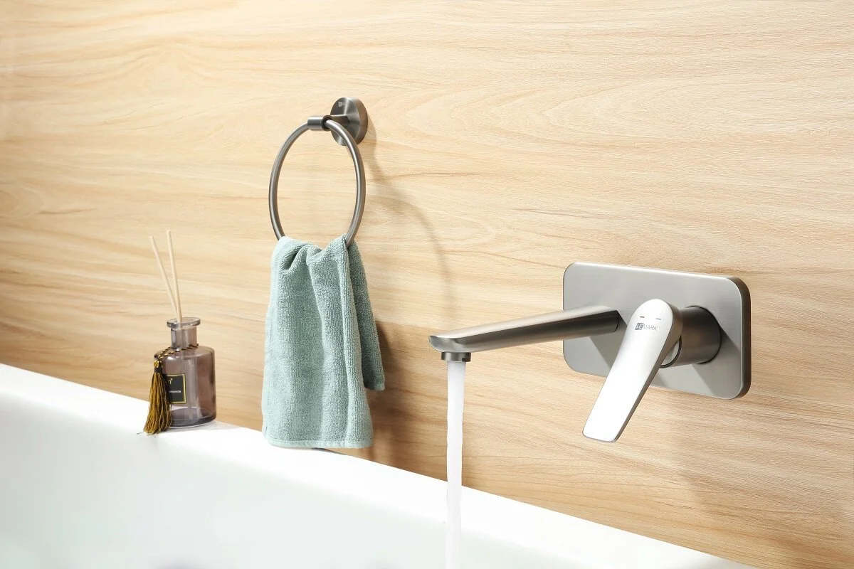Смеситель для раковины Lemark Bronx LM3726GM, с донным клапаном, графит - Gidratop.ru изображение