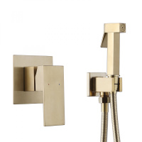 Смеситель ABBER Daheim AF8225G с гигиеническим душем, золото матовое - Gidratop.ru изображение