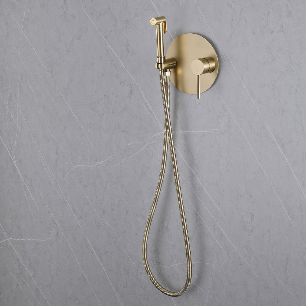 Смеситель ABBER Emotion AF8826G с гигиеническим душем, золото матовое - Gidratop.ru изображение