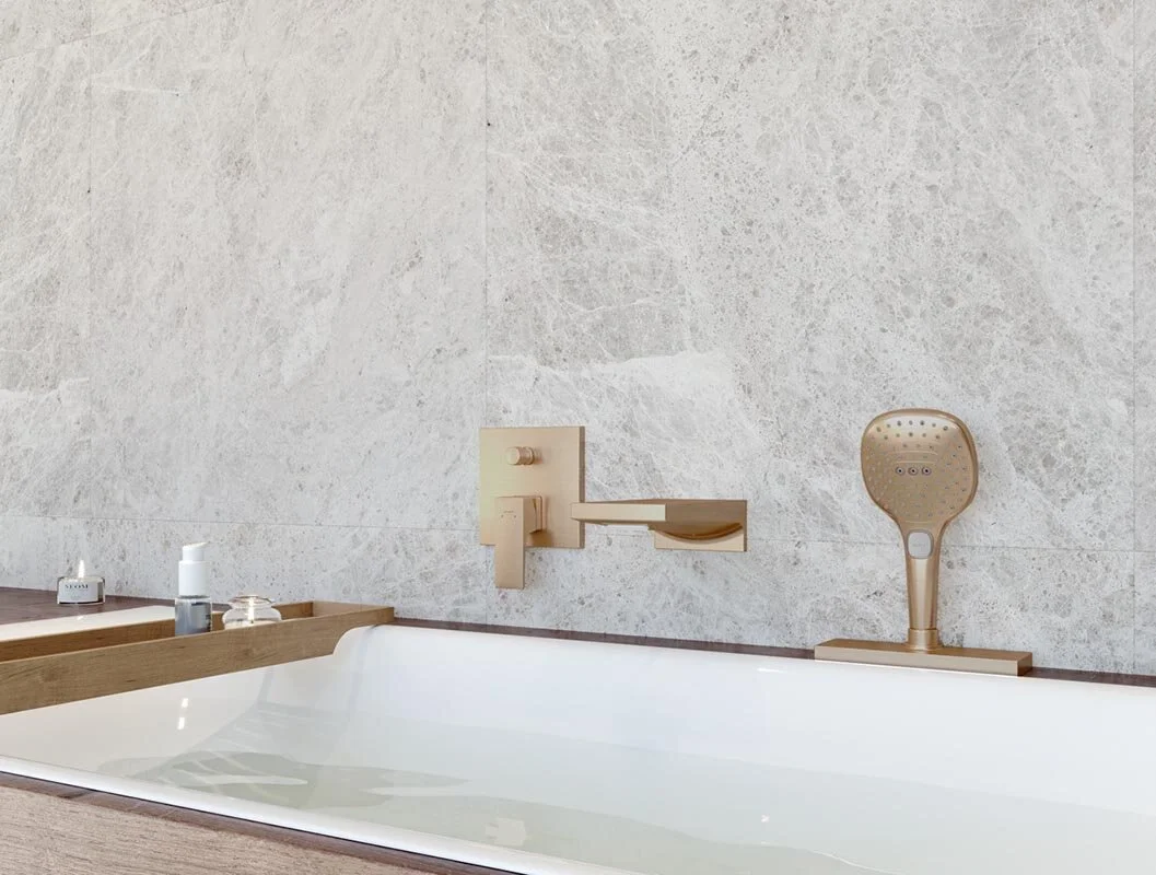 Излив Hansgrohe Metropol 32543140 для ванны, шлифованная бронза - Gidratop.ru изображение