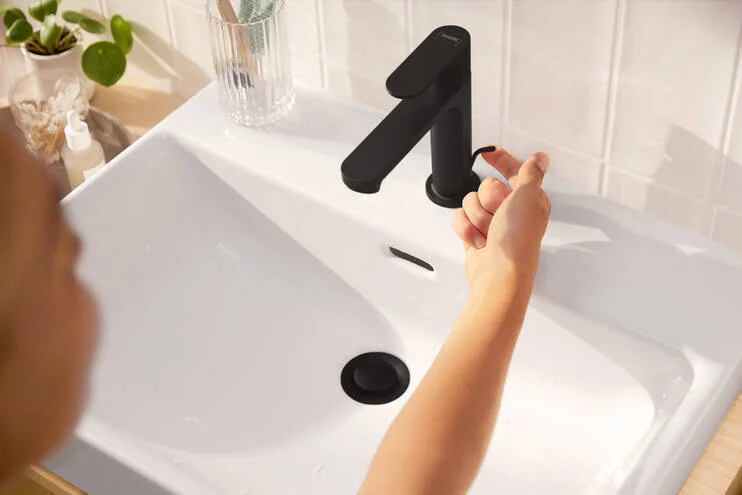 Смеситель для раковины Hansgrohe Rebris 72517670 S, с донным клапаном, черный матовый - Gidratop.ru изображение