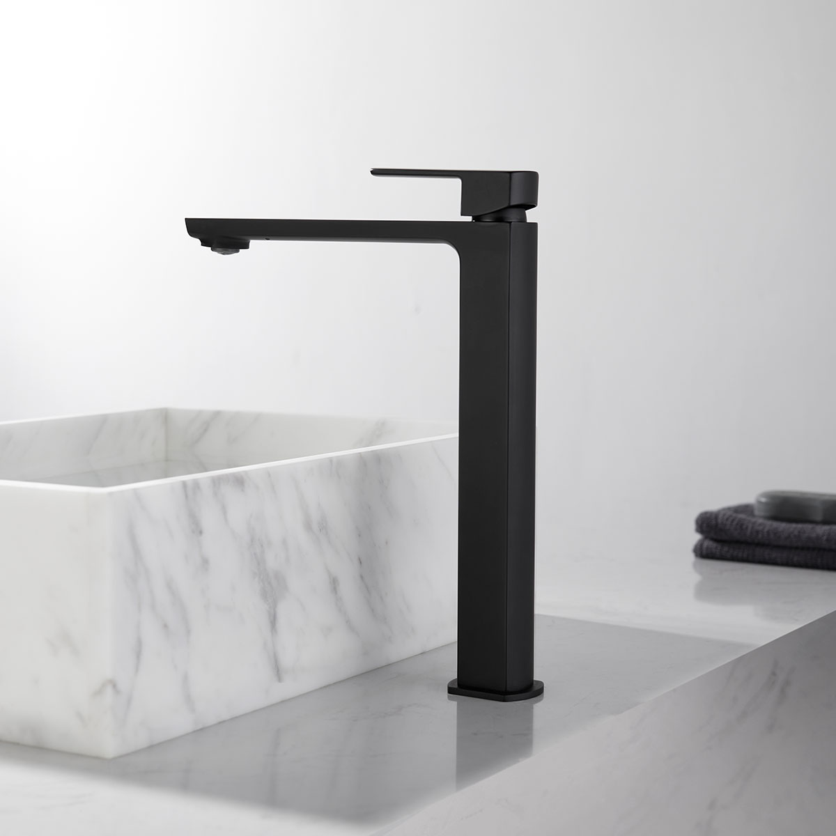 Смеситель для накладной раковины Next VBF-1N2MB однорычажный, черный - Gidratop.ru изображение