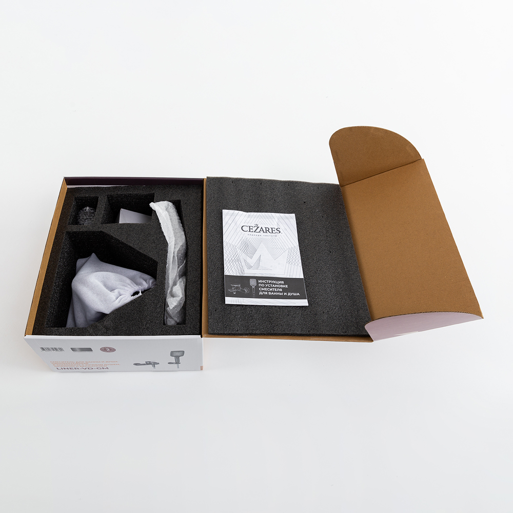 LINER-VD-GM Смеситель для ванны и душа однорычажный  в комплекте с ручным душем, шлангом и держателем, исполнение оружейная сталь - Gidratop.ru изображение