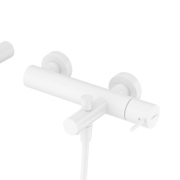 LEAF-VD-L-BIO Смеситель для ванны и душа однорычажный в комплекте с ручным душем, шлангом и держателем, исполнение Белый матовый - Gidratop.ru изображение