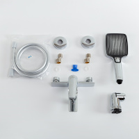 LINER-VD-01 Смеситель для ванны и душа однорычажный  в комплекте с ручным душем, шлангом и держателем, исполнение хром - Gidratop.ru изображение